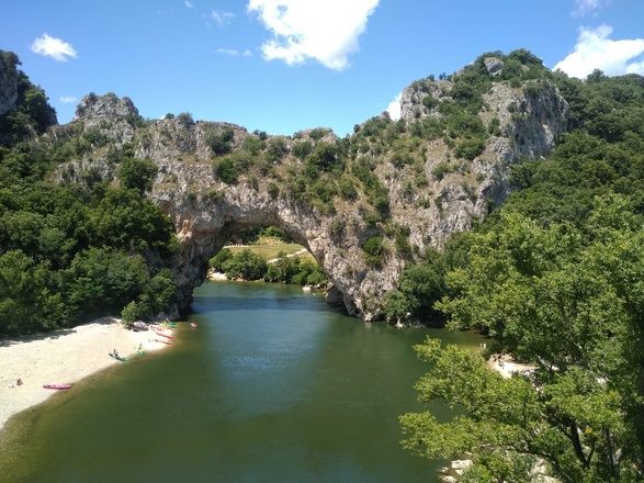 rando gorges de l'Ardèche vallon pot d'arc